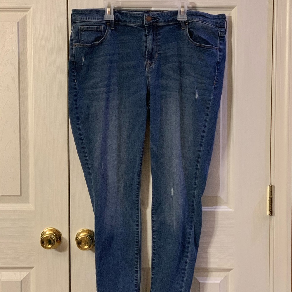 Old Navy Woman’s Jeans Size 16